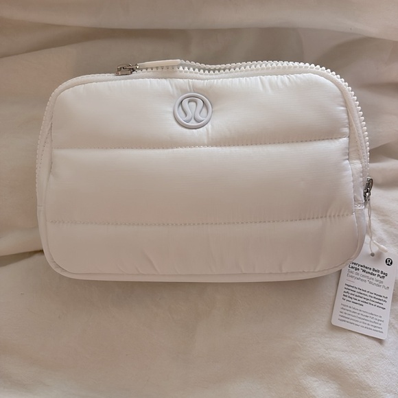 Lululemon Wunder Puff Belt Bag 2L NWT - Picture 2 of 3